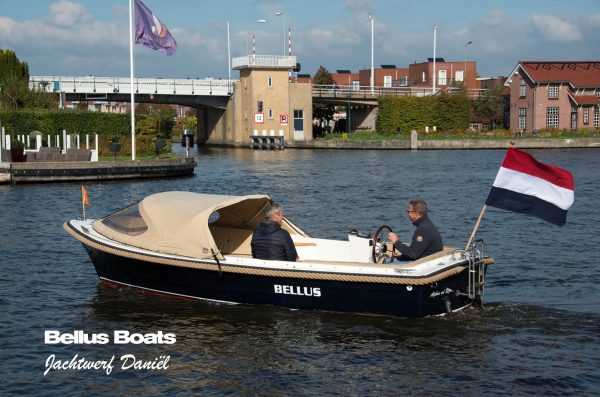 Bellus Boats